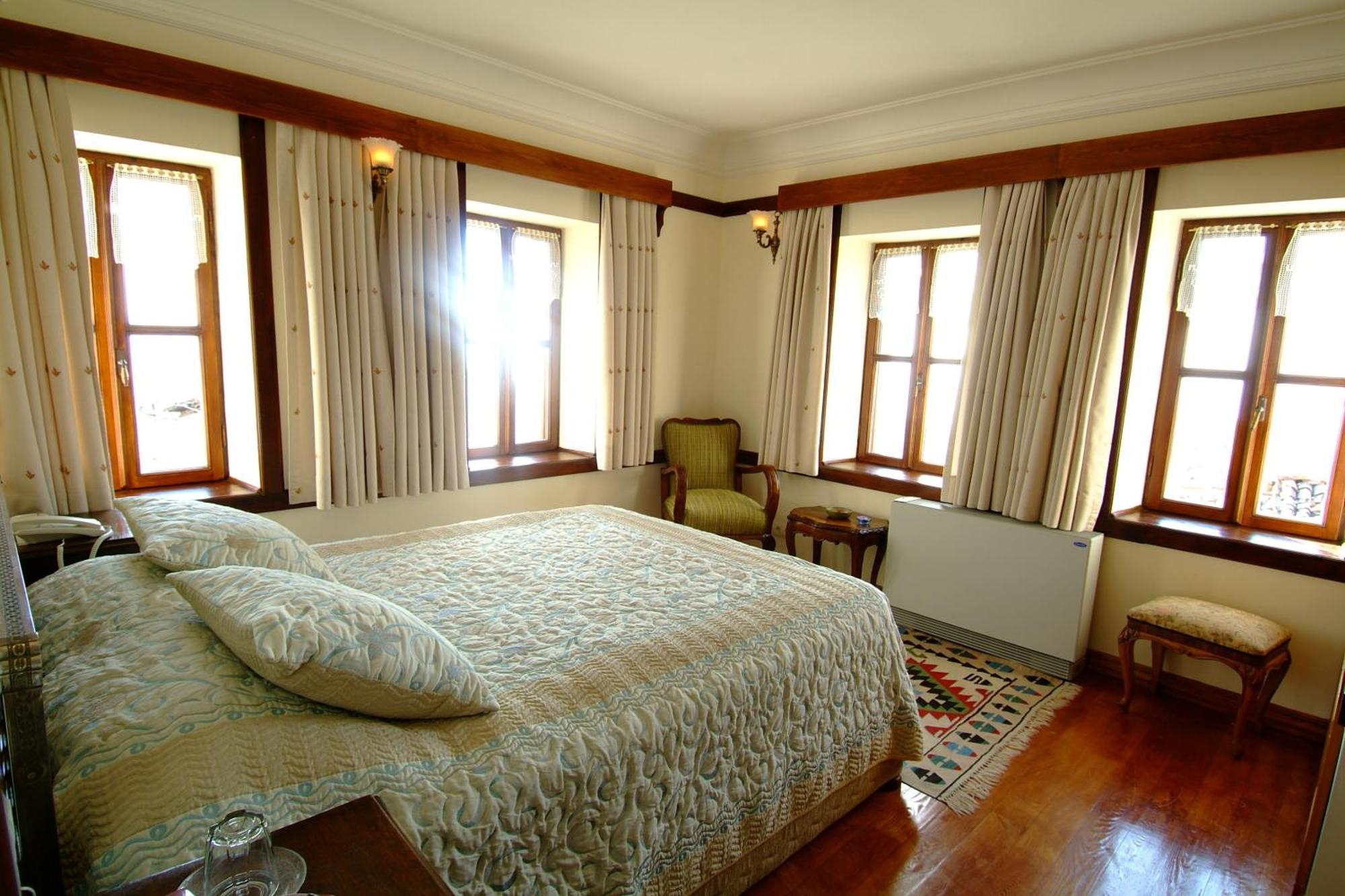 Altin Cesmeli Konak Altınoluk Exterior foto